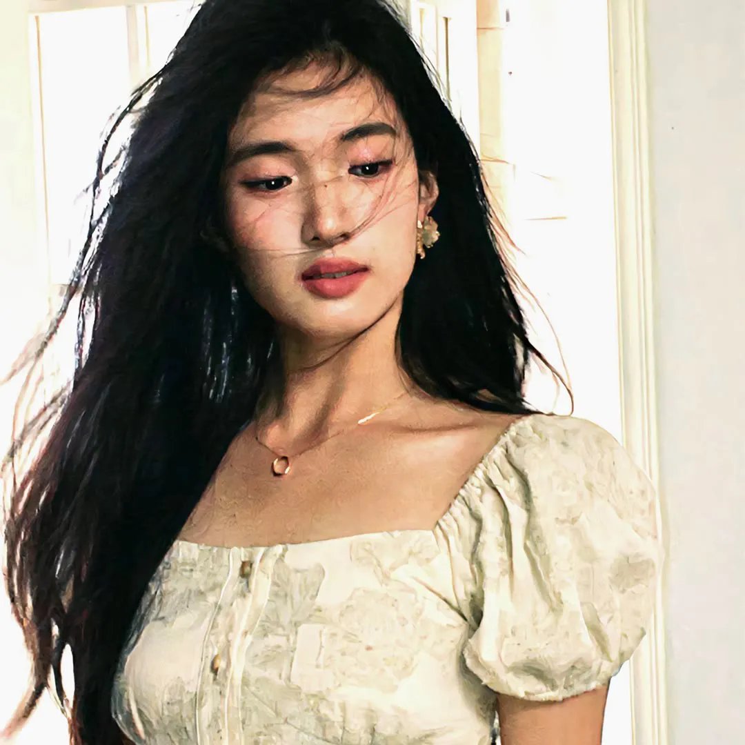 隔壁墓园的男孩